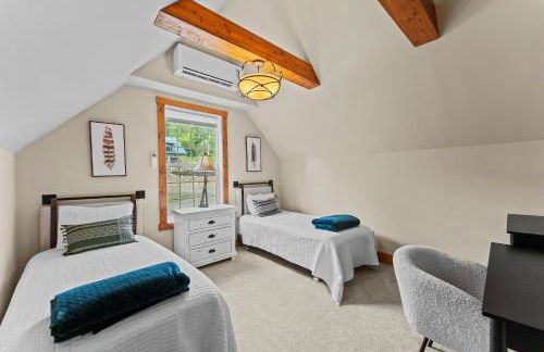 Gorgeous 5 Bdr with Hot Tub - Walk to Holi-Mont! - Foto 16
