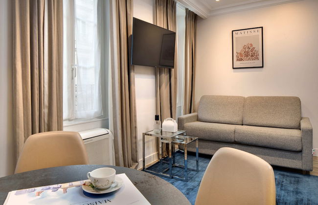 Serotel Suites - Photo 17