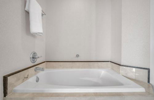 TRUMP INTERNATIONAL BEACH RESORT 2 BEDROOM APARTMENT 1600 Sqf OCEAN FRONT - Foto 46