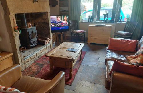 2 Bed Cottage - Sleeps 4 - Pets - Parking - Photo 11