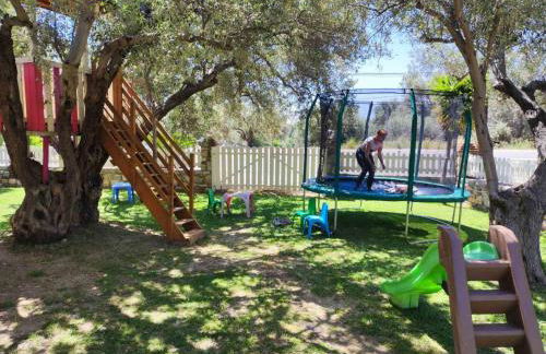 Rent Rooms Alexiou - Photo 1