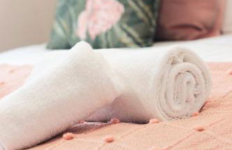 Harbour View at Avocet Crescent - Luxury Lodge with Hot Tub - Hayling Island - Mill Rythe Holiday Village - Photo 15