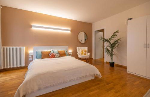 ComfortHouse Netflix, Prime, WiFi, TV, Balcony - Foto 12