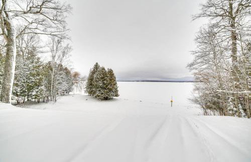 Manistique Lake Retreat with Dock! - Foto 27