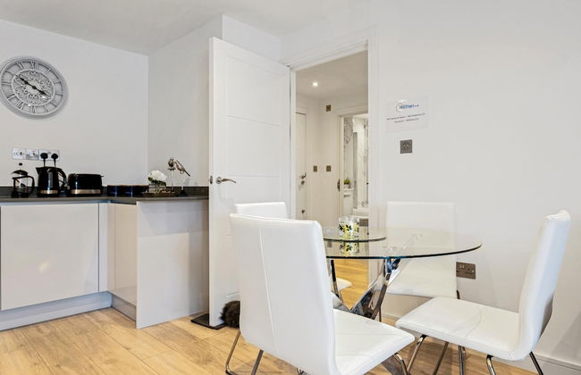 St Martins House Luxury Apts. Ruislip - Photo 25