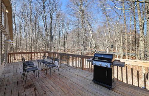 Serene Escape at Big Bass Lake & Pool Access - Foto 43