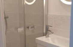 La Maison de la Douce Heure, 4 appartements climatisés avec jardin au centre ville proche des Thermes - Foto 28