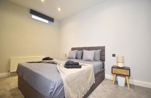 Stunning 2 bed apartment - Photo 13