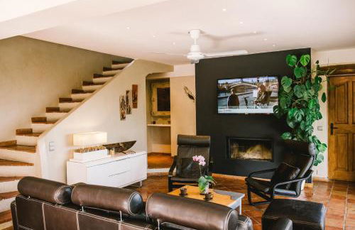 villa provençale en pierre avec vue sur la mer, piscine et jacuzzi - Foto 25