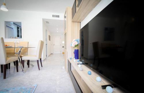 MARBELLA BANUS SUITES - Banús Playa Rocío - 3BR - 3BA - Direct Beach & Sea Access Complex - Outdoor Terrace w Garden Views - Pool - 3 Min Walk to Puerto Banús & Corte Ing Luxury Shopping - Ideal for Families - Foto 21