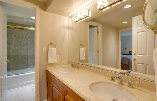 Upscale Denver Condo with Communal Deck and Gym! - Foto 11