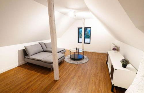 Große Monteurwohnung in Villa – 4 Zimmer, WLAN, TV, Küche – Ahrensburg Nähe Hamburg - OD06b - Foto 8