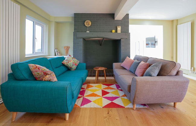 Unique 5BD Farm House Perfect for Relaxing - Foto 1