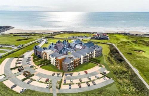 Stunning Sea View Two Bed Two Bathroom Apartment - Foto 20