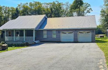 Serene Rustic Retreat with Lake - Foto 30