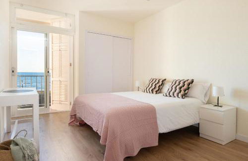 LETS HOLIDAYS Beach front apartment in Gavà Mar, Pine Beach - Photo 20