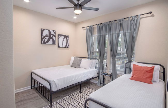 Beautiful Fenced 3BR 2BA Near Exciting Downtown - Foto 4