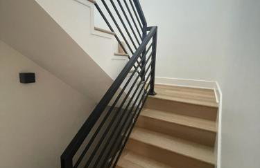 Downtown New 3 Story Sleeps 14 - Foto 14