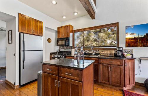 Delightful 1 bdrm Country Club Retreat with Mt Elden Views! - Foto 6