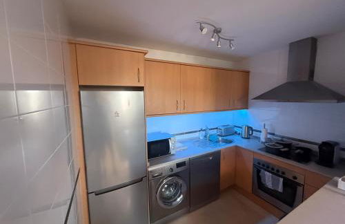 Gorgeous 2 bed Duquesa apartment, 2 pools, easy parking and 2 large balconies, 1 with stunning views - Foto 24