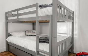 Updated Family Friendly Hillyard Gem NEW HOT TUB! - Foto 33