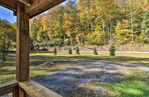 Cozy Anchors Away Cabin Hideaway with Fire Pit! - Foto 23