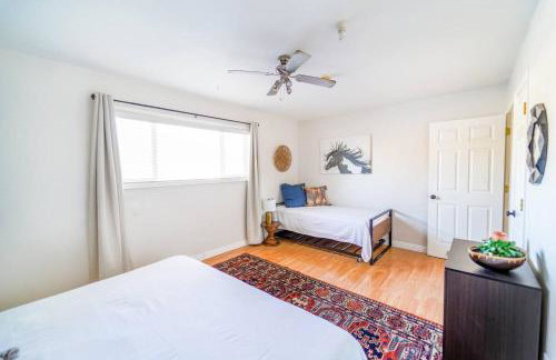 Turquoise Twin ★Vacation COS★3 King Beds★Near AFA - Foto 27