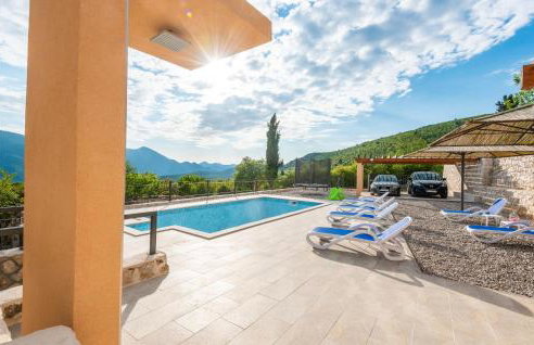 3 Bedroom Amazing Home In Vid - Foto 2