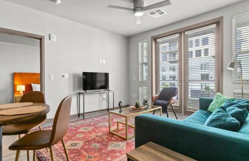 Cozysuites PHX RORO Gym Pool Pets Parking #13 - Photo 3