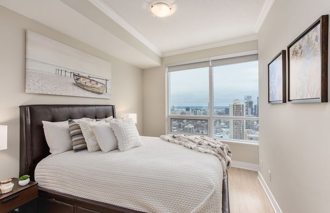QuickStay - Modern 2-Bedroom Condo, Panoramic City Views - Foto 8