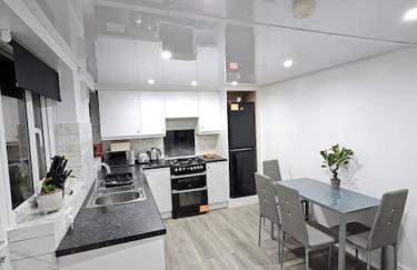 Cheerful Home near Preston train station & Uclan - Photo 9