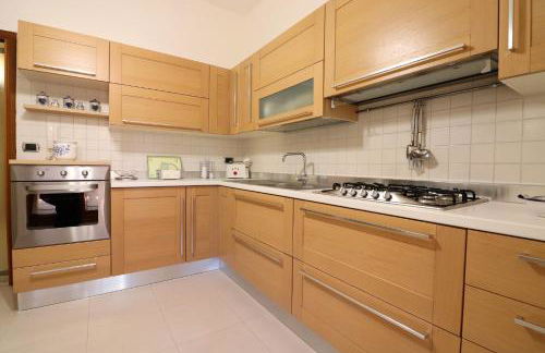 La Terrazza Parco Lauro Apartment - Photo 13