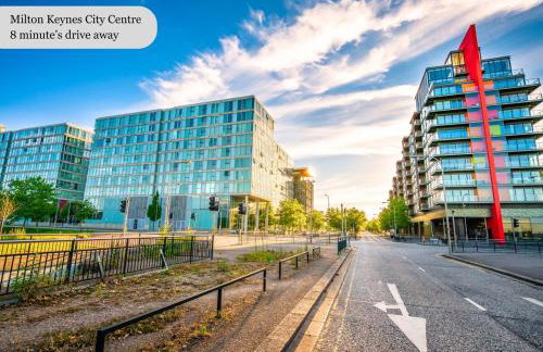 Elegant 2 Bedroom Apartment with Balcony - Near the High Street - Free Parking, Fast Wifi and Sky TV by Yoko Property - Foto 33