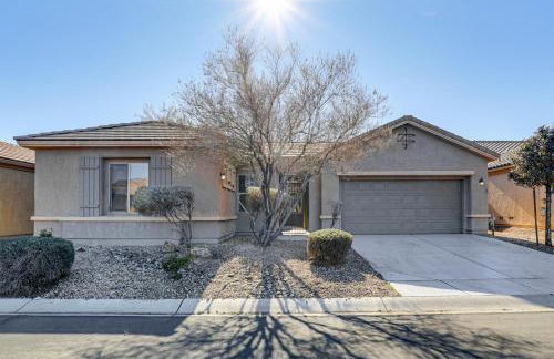 Golf, Work and Explore Las Vegas Gem with Pool Access - Foto 5