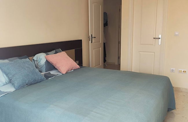 Charming Three Bedrooms Apartment With Seaview - Photo 12