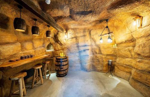 Lux Manor Sleeps 30 - Pool Sauna Hot Tub Cave - Foto 12