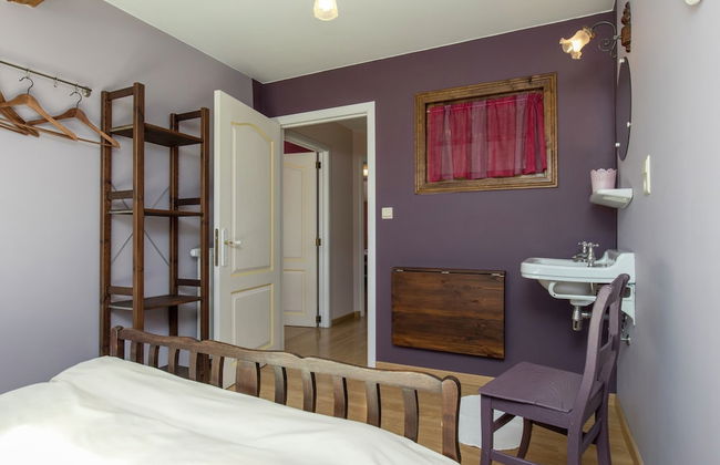 Cushy Holiday Home With Fenced Garden - Photo 8