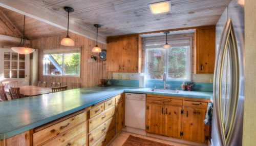 Woodland Chalet - 2 miles from Beach Access - Foto 3