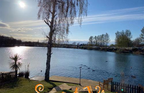 Tattershall Lakes Sunset View Caravan Lakeside, Hot Tub, Garden, Private Fishing Peg & WiFi - Foto 35