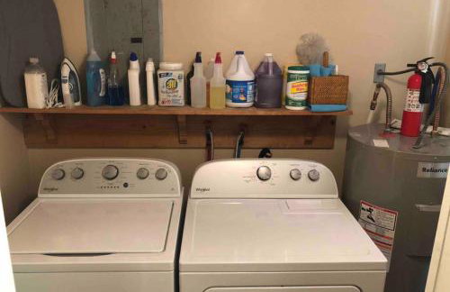 Downtown 2 Bedroom Cottage, Sleeps 6, Walking Distance to Honeywell, Downtown Restaurants, Shopping - Foto 20
