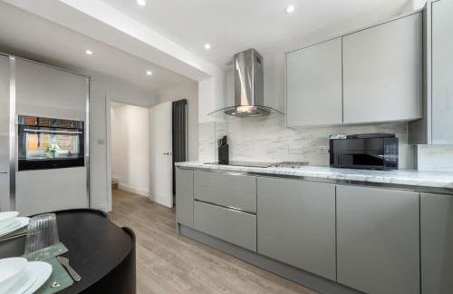 Entire 3 Bedroom House in London - Canning Town, City Airport, London ExCel - Foto 4