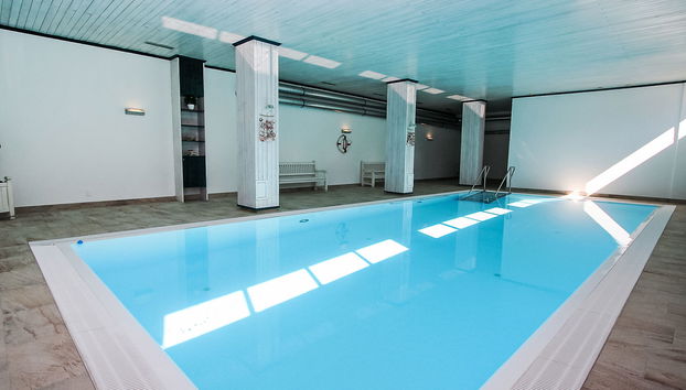 Pool Indoor