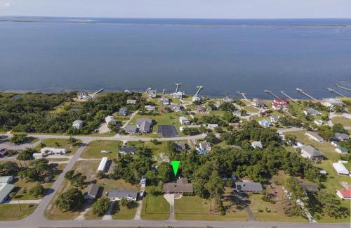 Park your Boat! Mins from the Ocean•Screened Porch - Foto 1