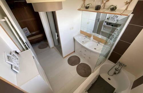 Charmant T2, Cl 3 étoiles, 4 Lits, 4 personnes et 1enfant, parking et terrasse - Foto 9