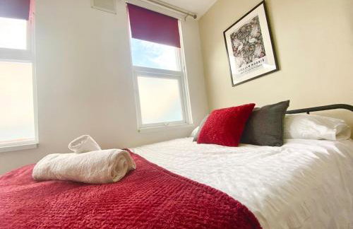 Stylish 4BR Home - Free WiFi -Ideal for Contractors - Foto 19