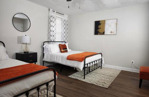 Spacious Centrally Located 3 Bed 2 Bath - Sleeps 8 - Foto 42