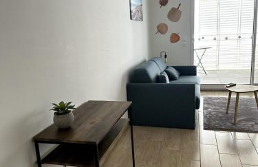 Studio Récent Prés d'Arènes Terrasse Wifi parking privé - Foto 2