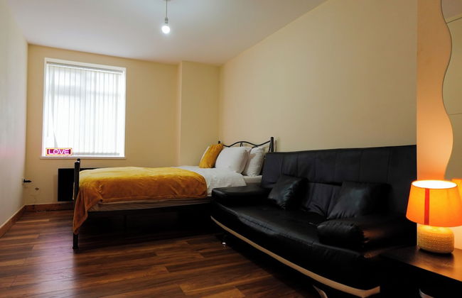 LuxeLiving Apartment - Foto 2