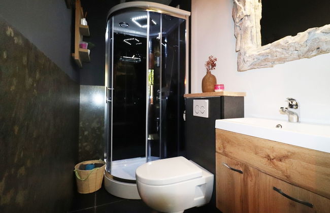 Atelier House With hot tub - Photo 14