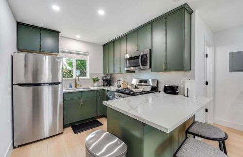 Brand New Apt w Parking Blocks from Downtown- F - Foto 13